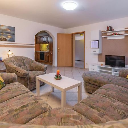 3 Bedroom Awesome Apartment In Pavicini Ngoại thất bức ảnh