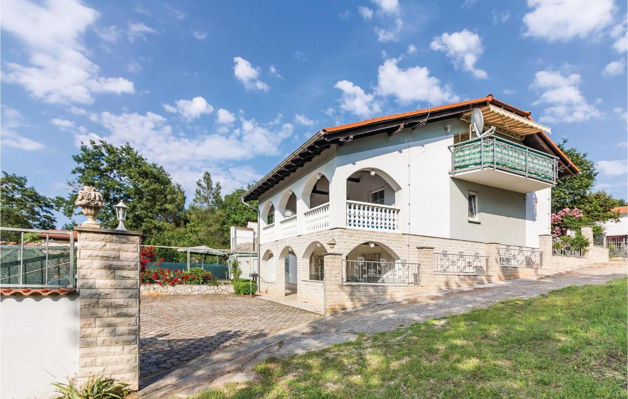 3 Bedroom Awesome Apartment In Pavicini Ngoại thất bức ảnh